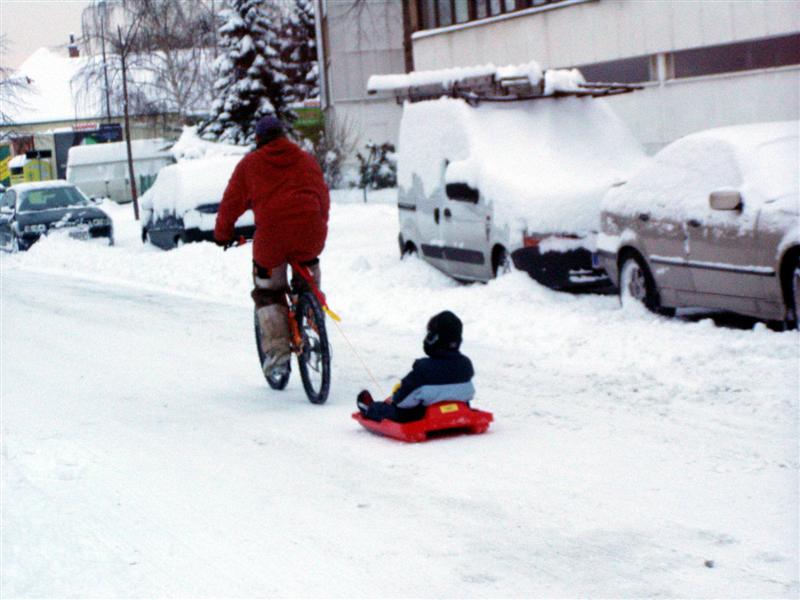 biken im Schneee (Medium).JPG