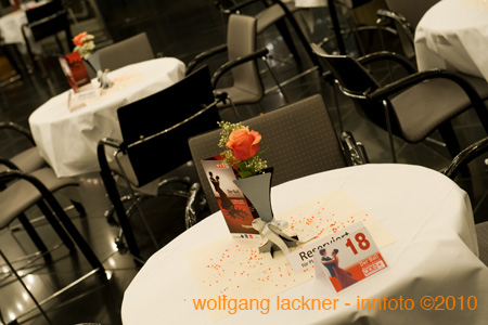 20100206_wko-ball_bl#882C56