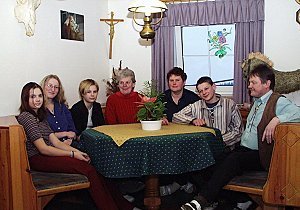 Unser Team: v.l.n.r. Ingrid, Babsi, Petra, Omi, Anneliese, Wolfgang, Sepp