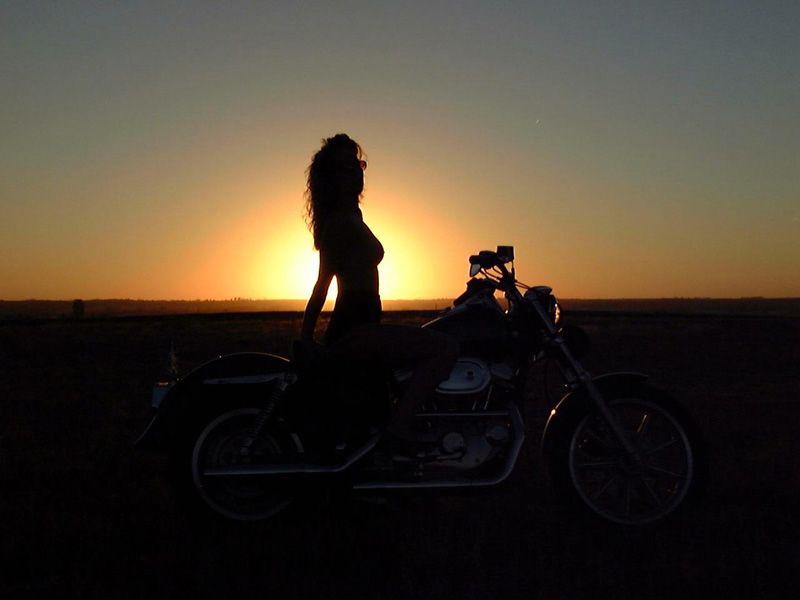 sunsetangie.jpg (29867 Byte)