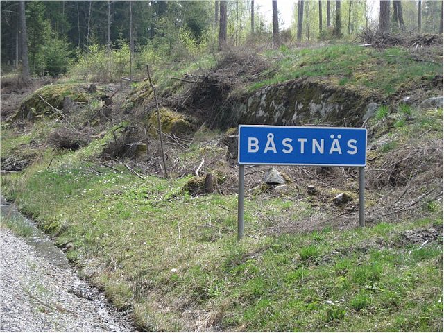 BASTNAS.jpg - Bastns Autofriedhof in Schweden