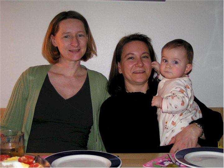 joh_32.jpg - Johanna, Mama und Barbara