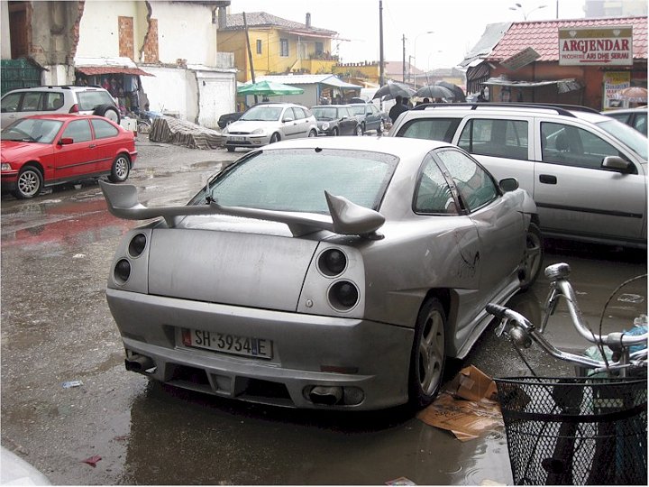 U_ASH11.jpg - The fast and the furious in Albanien