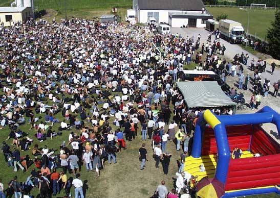 Blick ber die Festwiese im Kinderheim in Pitten, dieses Foto stammt von der homepage der Toyrun!