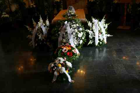 Monori J�nos gy�szt�virata, temet�se