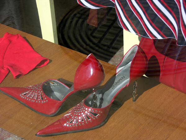 007roteschuhe
