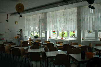 Esszimmer.JPG (30912 Byte)
