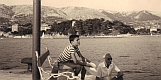 Sommerurlaub 1956 auf Rab/Kroatien zusammen mit meinem Vater. Dort rauchte ich meine 1. Zigarette und musste danach fürchterlich speiben! :-)
