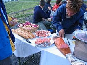 Lachsbrötchen und Sekt zum Sonnenaufgang
