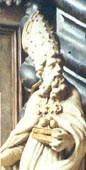 Statue des Hl. Nikolaus Paulanerkirche WIen, Detail