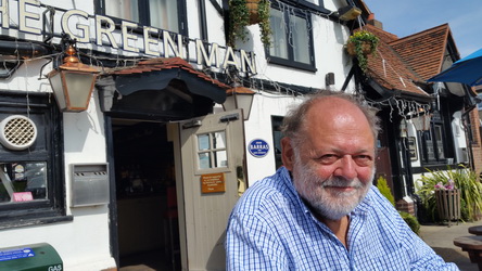 20170330_232 GB, London, Hatton Cross, Pub The Green Man, Klaus.jpg