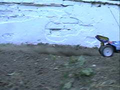 dirt_thrasher_4.jpg (15305 bytes)