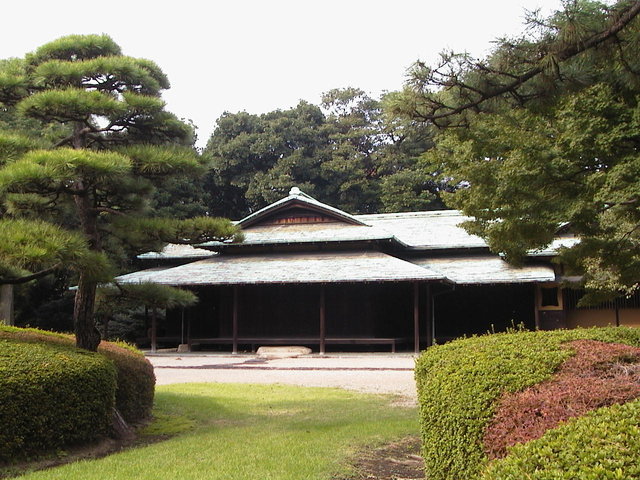 019-ImperialPalace.jpg 