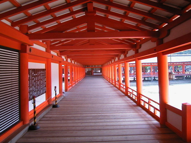 226-ItsukushimaShrine.jpg 