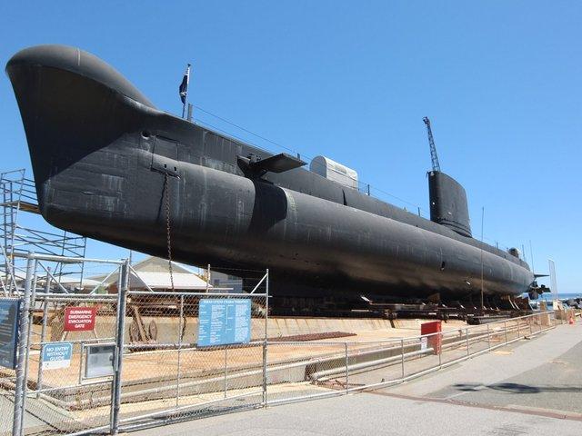 0256-Submarine.jpg 