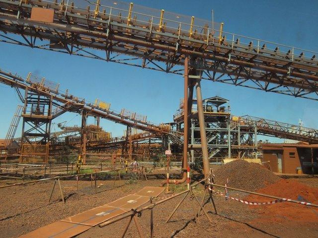 0509-BHPBillitonIronOre.jpg 