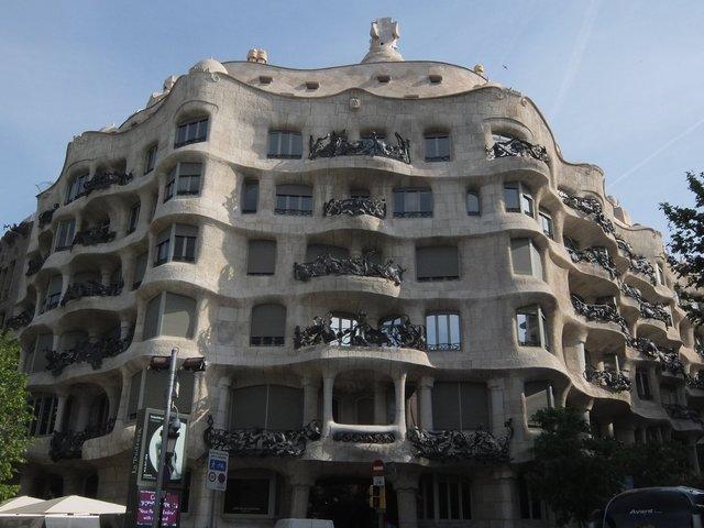 0133-CasaMilaLaPedrera.jpg 