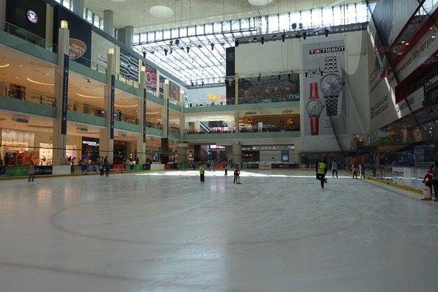 0622-DubaiIceRink.jpg 