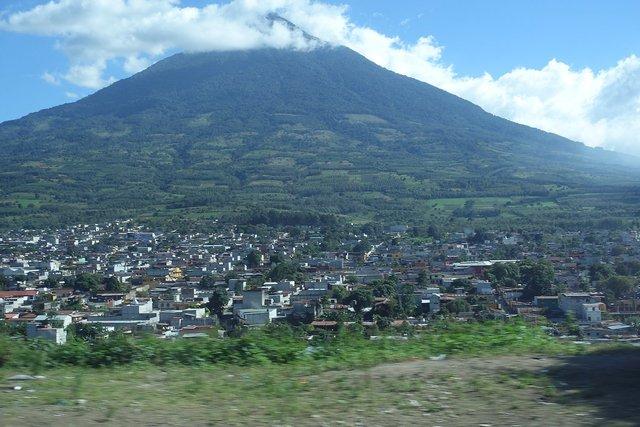 0877-VolcanFuego.jpg 