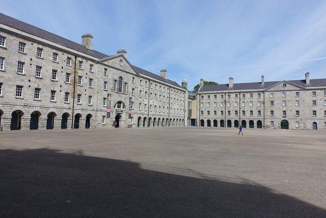 0802-CollinsBarracks.jpg 