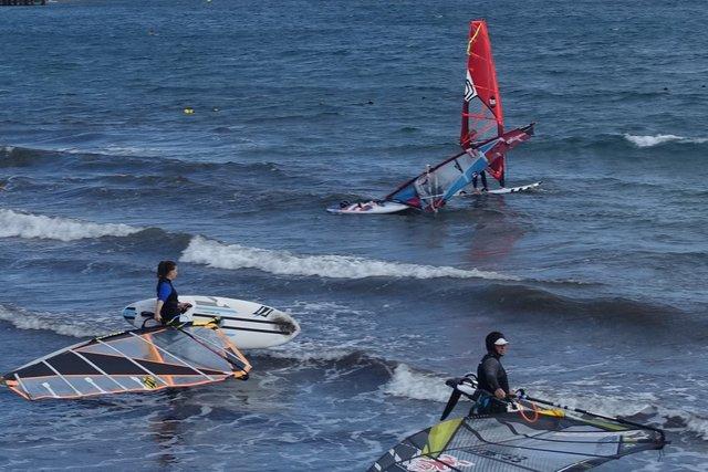 365-WindSurfing.jpg 