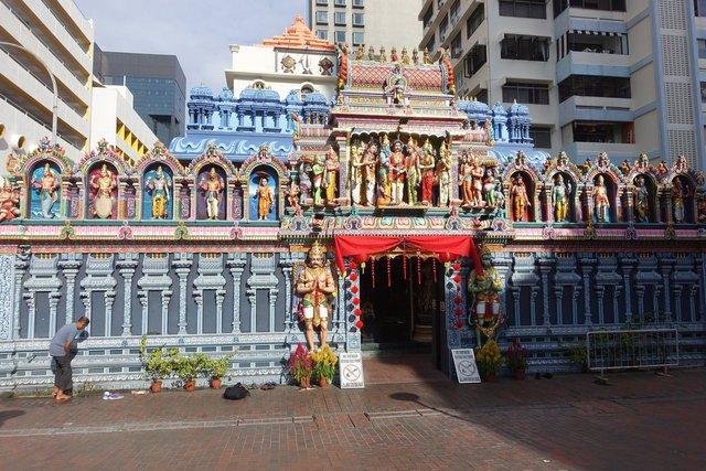 006-SriKrishnanTemple.jpg 