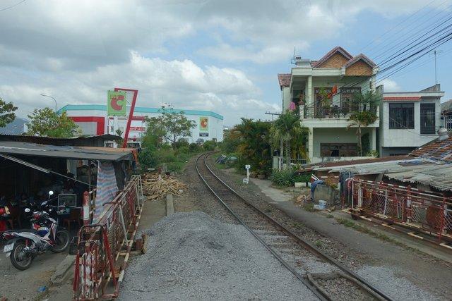 334-RailwaySaigonHanoi.jpg 