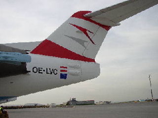 Fokker 100 OE-LVC "Tirana"