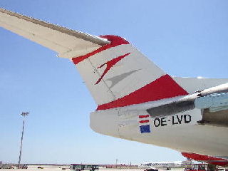 Fokker 100 OE-LVD "Belgrade"