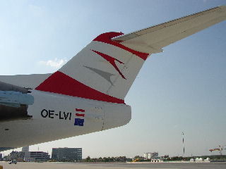 Fokker 100 OE-LVI "Prague"