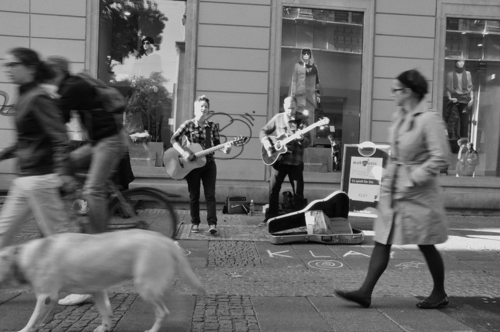 Letztes Jahr waren wir nur zu zweit, aber heuer wird Walter mit dabei sein und auf die Cajon hauen