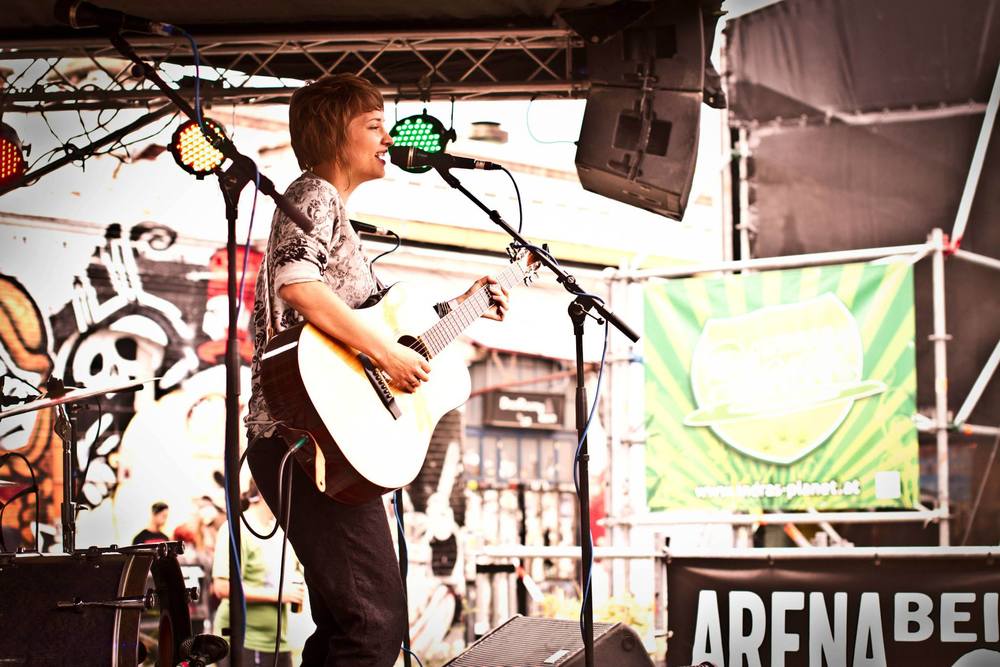 Klay playing solo at LVL4