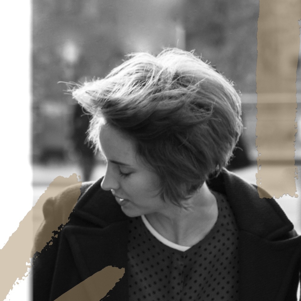 Klara  – vocals, guitar