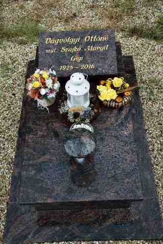 Szajk� Margit temet�se (1)