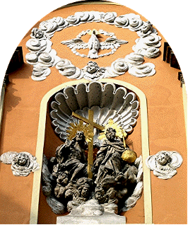 Bild an der Fassade der Dreifaltigkeitskirche in Graz