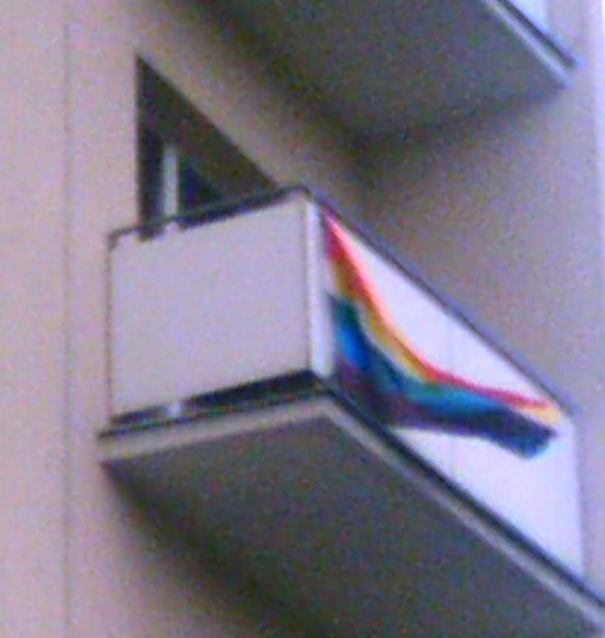 Regenbogenfahne am Hohenfelsplatz